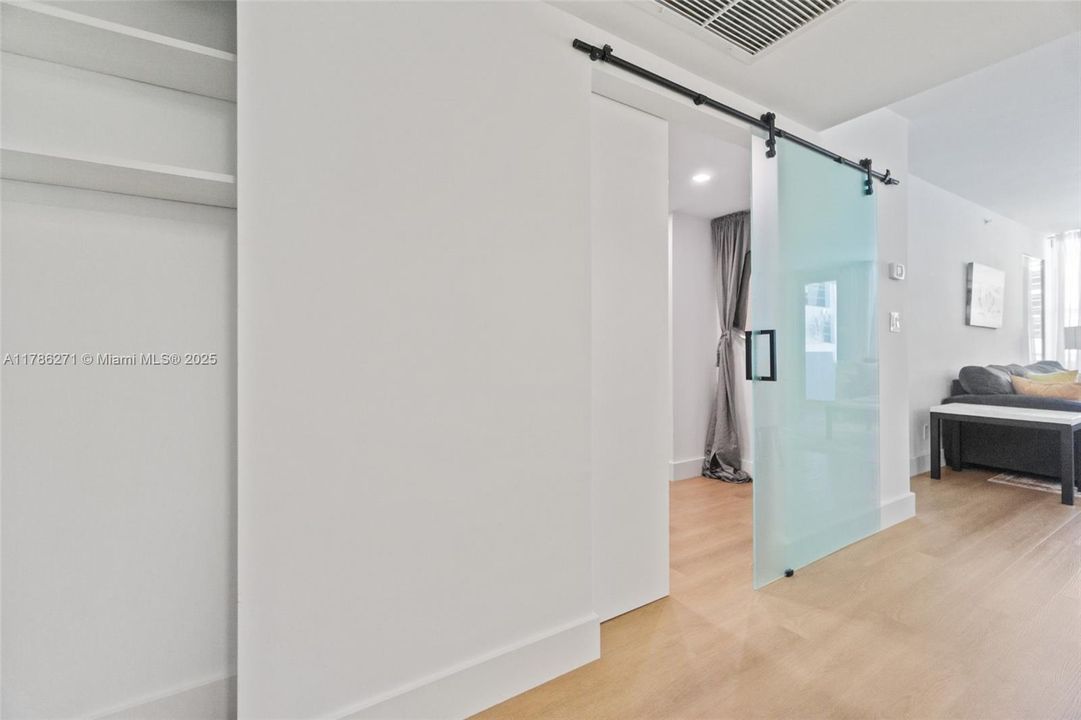 Vendido Recientemente: $760,000 (1 camas, 2 baños, 865 Pies cuadrados)