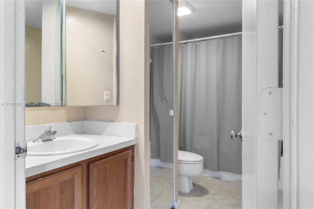 Недавно продано: $375,000 (2 спален, 2 ванн, 1264 Квадратных фут)