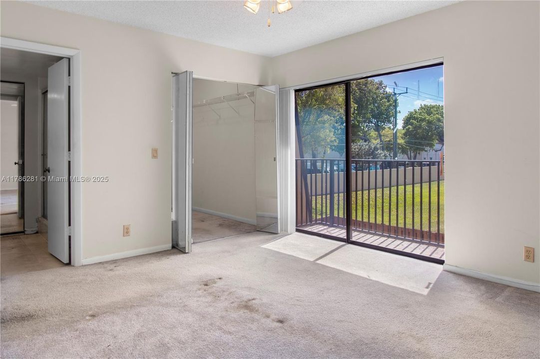 Недавно продано: $375,000 (2 спален, 2 ванн, 1264 Квадратных фут)