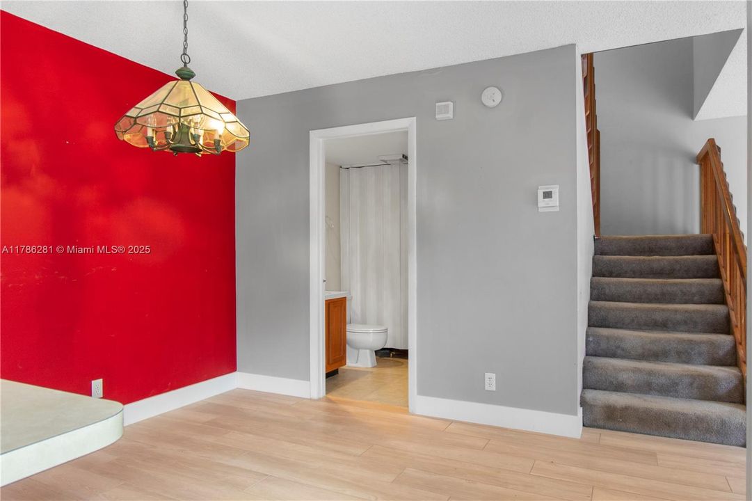 Недавно продано: $375,000 (2 спален, 2 ванн, 1264 Квадратных фут)