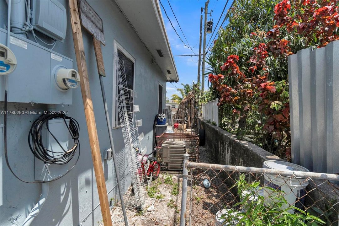 Recently Sold: $640,000 (0 beds, 0 baths, 1258 Square Feet)