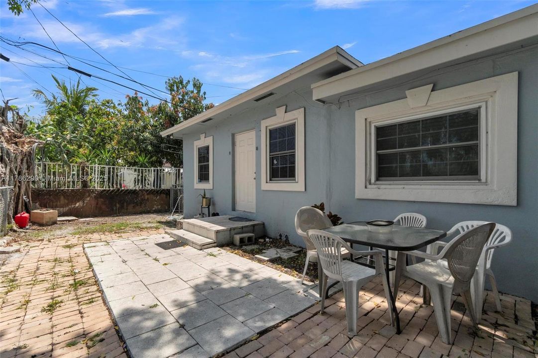 Recently Sold: $640,000 (0 beds, 0 baths, 1258 Square Feet)