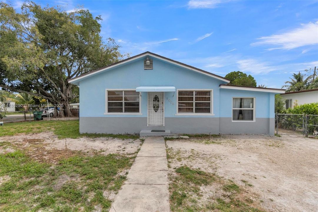 Recently Sold: $640,000 (0 beds, 0 baths, 1258 Square Feet)