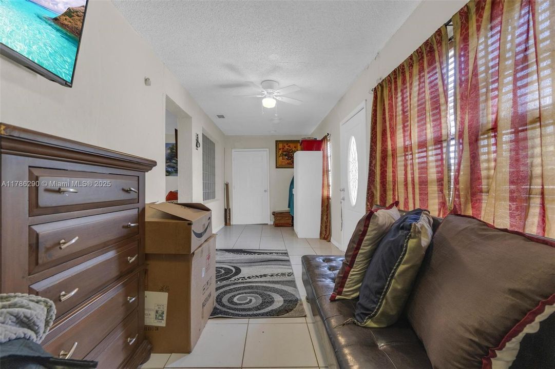 Recently Sold: $640,000 (0 beds, 0 baths, 1258 Square Feet)