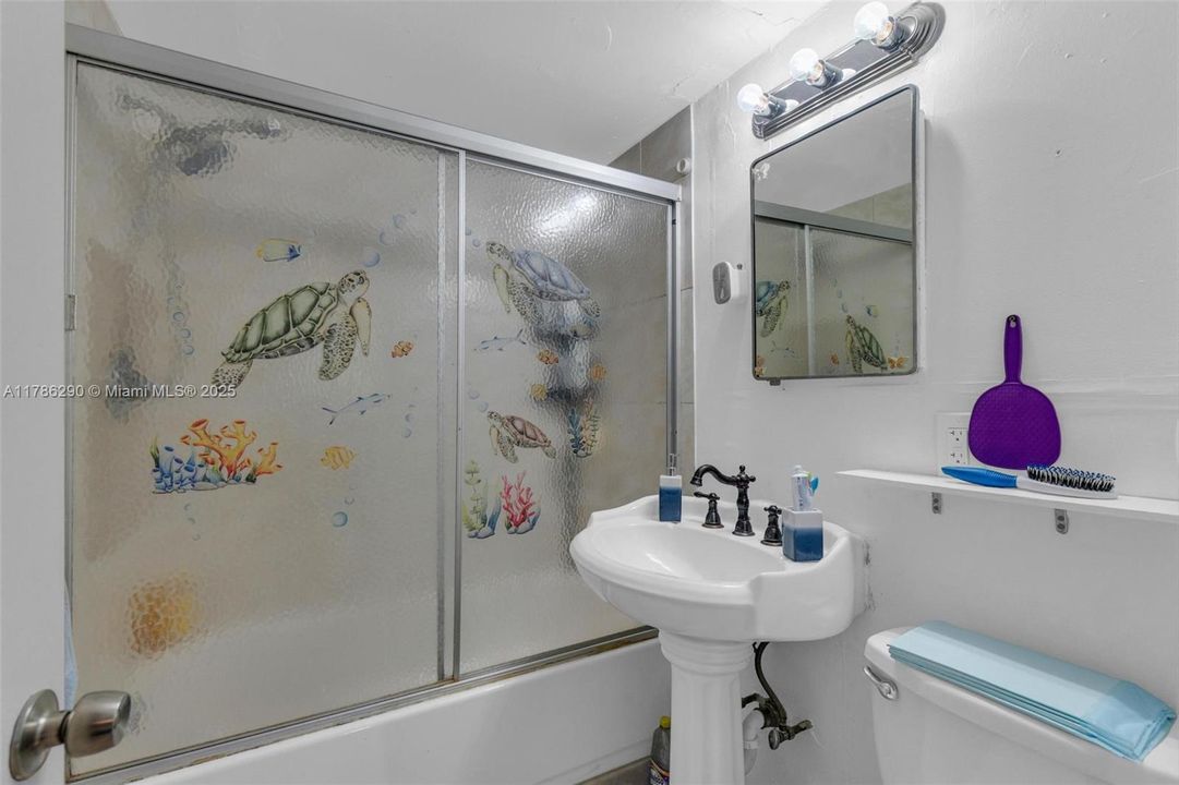 Recently Sold: $640,000 (0 beds, 0 baths, 1258 Square Feet)