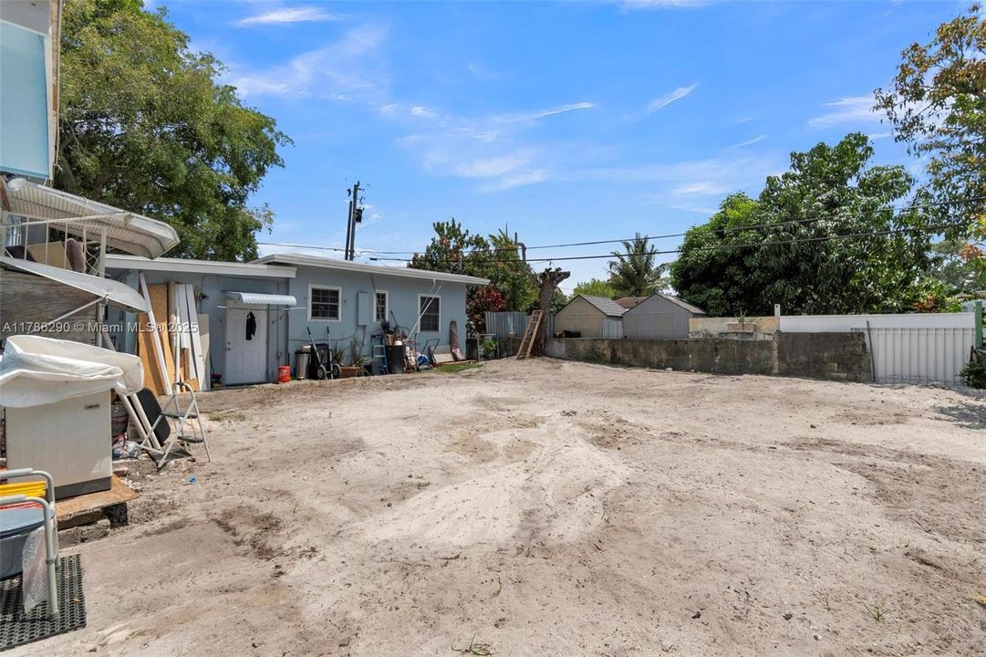 Recently Sold: $640,000 (0 beds, 0 baths, 1258 Square Feet)