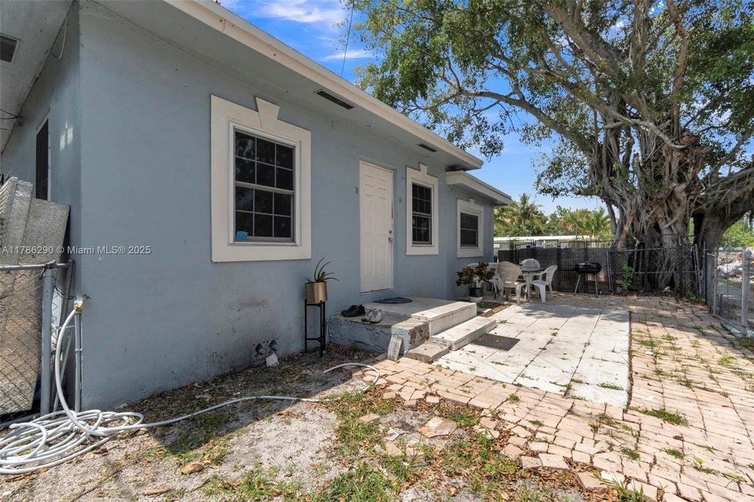 Recently Sold: $640,000 (0 beds, 0 baths, 1258 Square Feet)