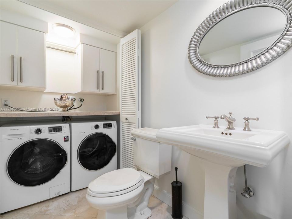 合同活跃: $1,450,000 (3 贝兹, 3 浴室, 3086 平方英尺)