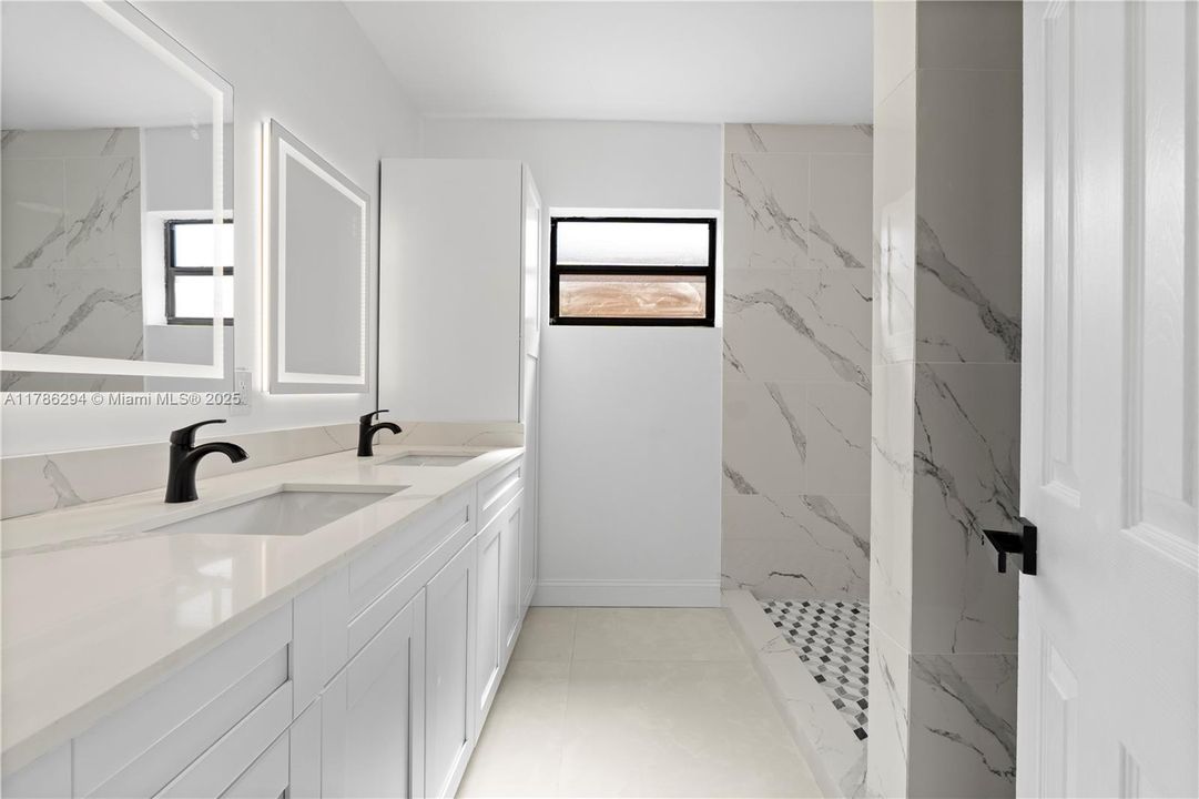 Недавно продано: $469,000 (3 спален, 2 ванн, 1463 Квадратных фут)