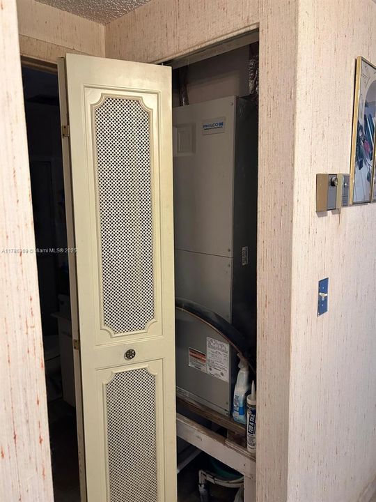 Recently Sold: $285,000 (2 beds, 2 baths, 1580 Square Feet)