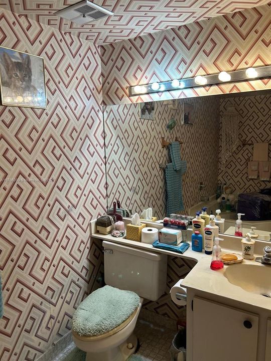 Recently Sold: $285,000 (2 beds, 2 baths, 1580 Square Feet)