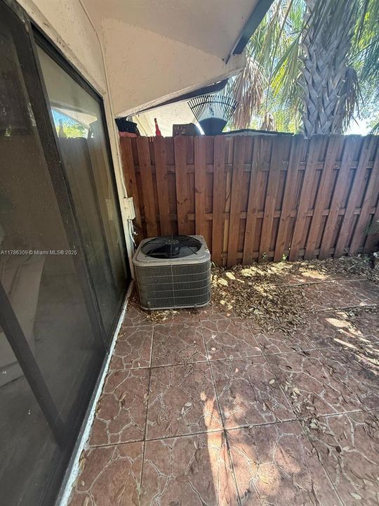 Recently Sold: $285,000 (2 beds, 2 baths, 1580 Square Feet)