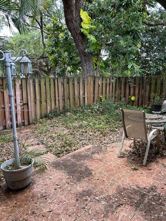 Recently Sold: $285,000 (2 beds, 2 baths, 1580 Square Feet)