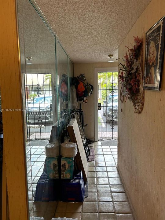 Recently Sold: $285,000 (2 beds, 2 baths, 1580 Square Feet)