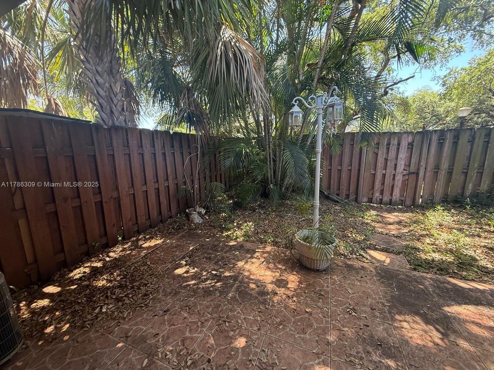 Recently Sold: $285,000 (2 beds, 2 baths, 1580 Square Feet)