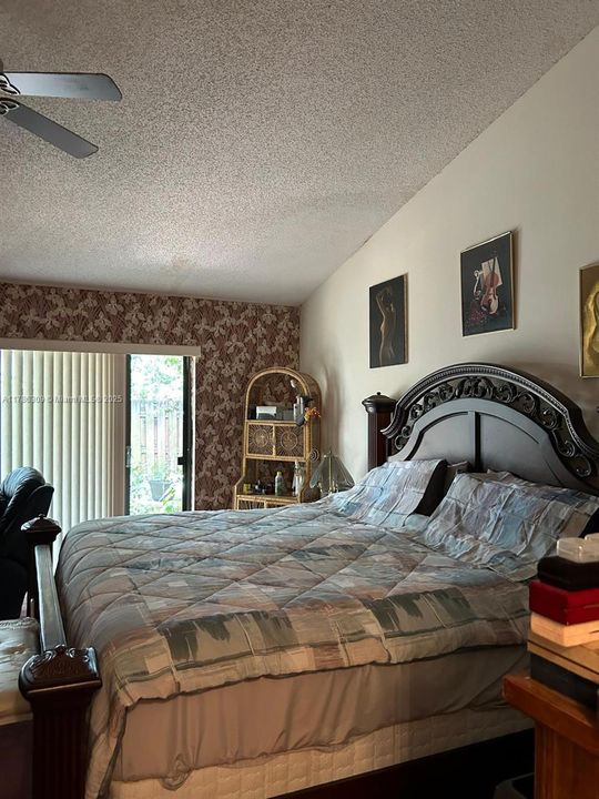 Recently Sold: $285,000 (2 beds, 2 baths, 1580 Square Feet)