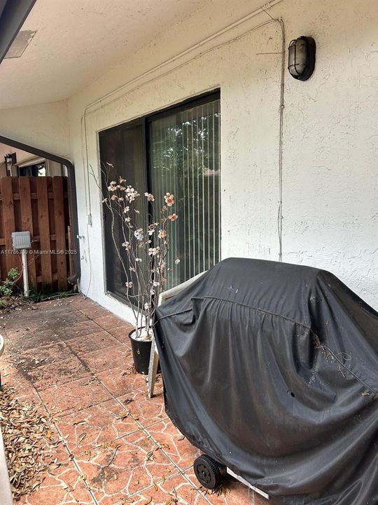 Recently Sold: $285,000 (2 beds, 2 baths, 1580 Square Feet)