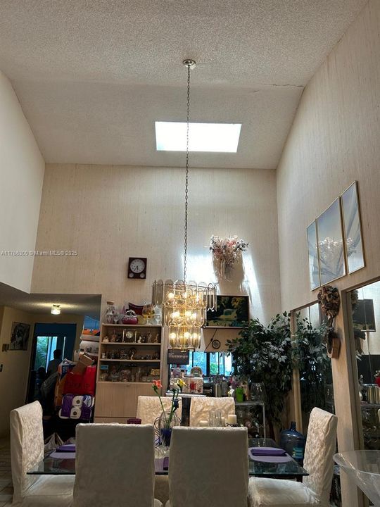 Recently Sold: $285,000 (2 beds, 2 baths, 1580 Square Feet)