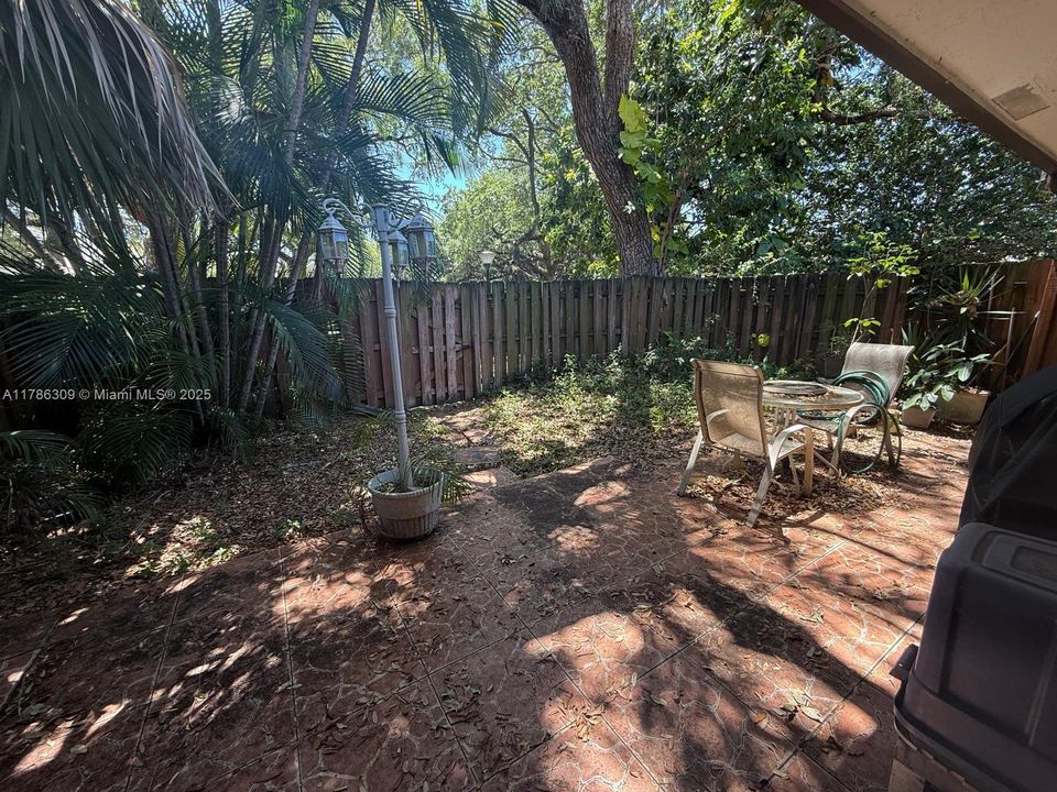 Recently Sold: $285,000 (2 beds, 2 baths, 1580 Square Feet)