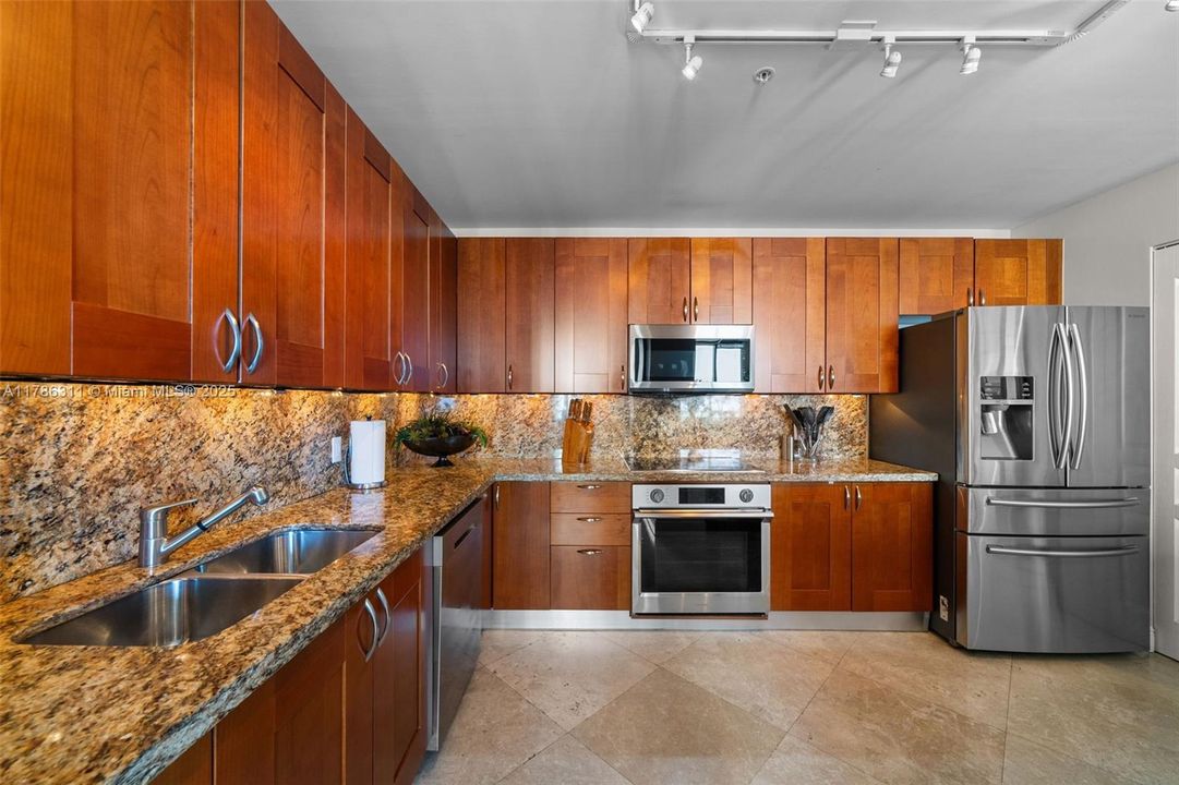 На продажу: $1,250,000 (3 спален, 2 ванн, 2050 Квадратных фут)