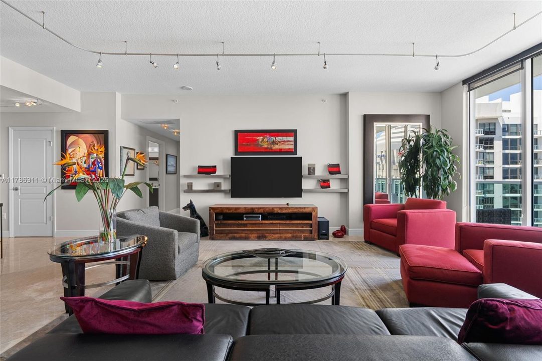 На продажу: $1,250,000 (3 спален, 2 ванн, 2050 Квадратных фут)