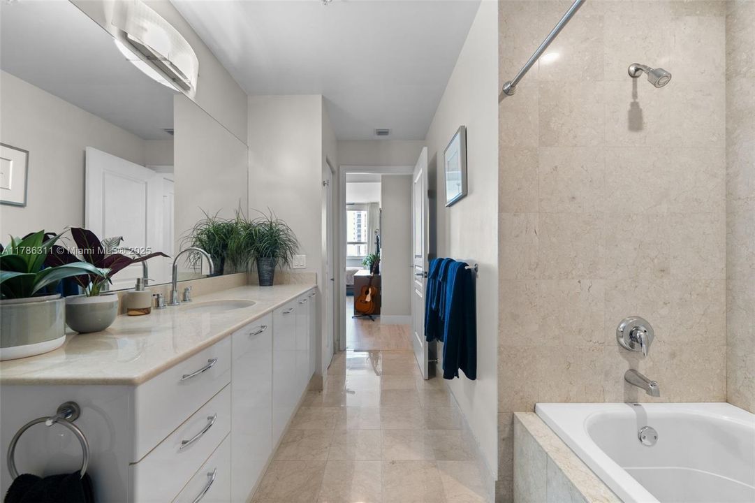 На продажу: $1,250,000 (3 спален, 2 ванн, 2050 Квадратных фут)