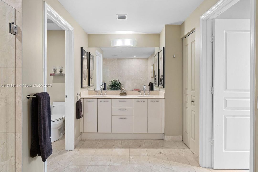 На продажу: $1,250,000 (3 спален, 2 ванн, 2050 Квадратных фут)