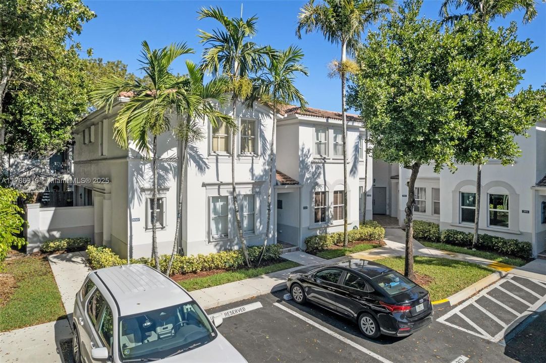 Recently Sold: $438,000 (4 beds, 3 baths, 1570 Square Feet)