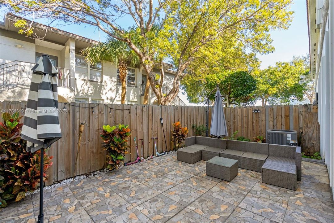 Recently Sold: $438,000 (4 beds, 3 baths, 1570 Square Feet)