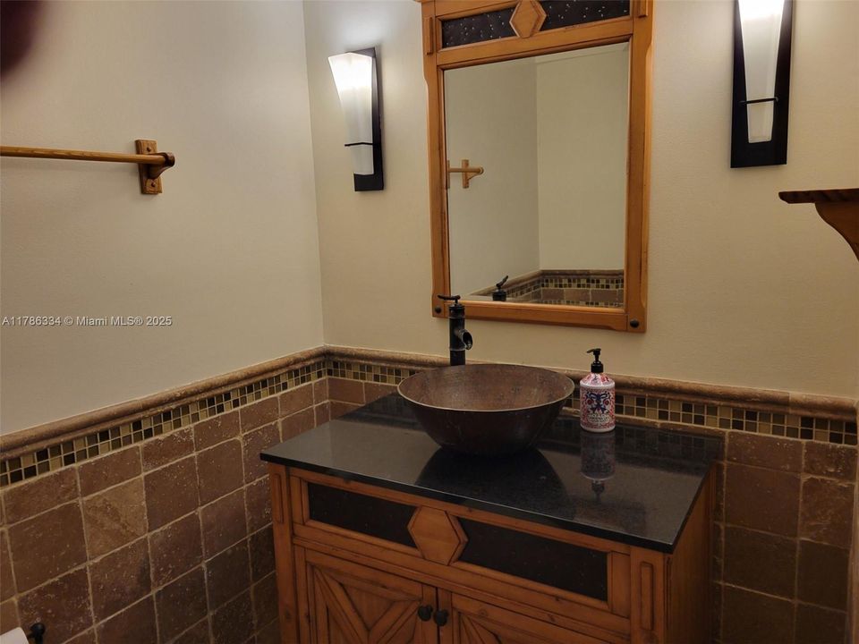 Recientemente alquilado: $2,000 (1 camas, 1 baños, 1000 Pies cuadrados)