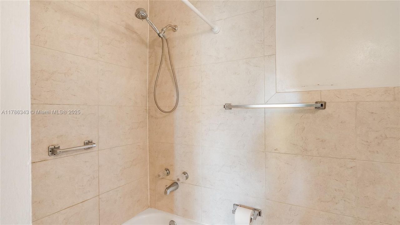 Vendido Recientemente: $600,000 (3 camas, 2 baños, 1924 Pies cuadrados)