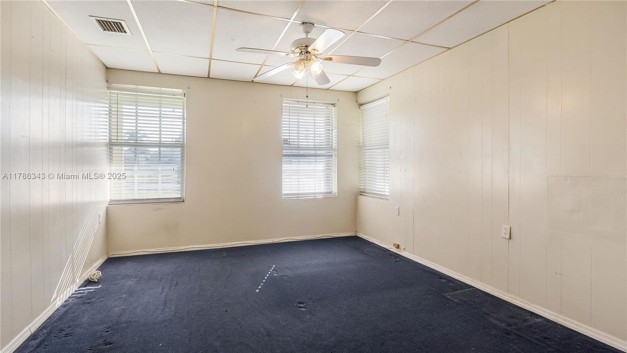 Vendido Recientemente: $600,000 (3 camas, 2 baños, 1924 Pies cuadrados)