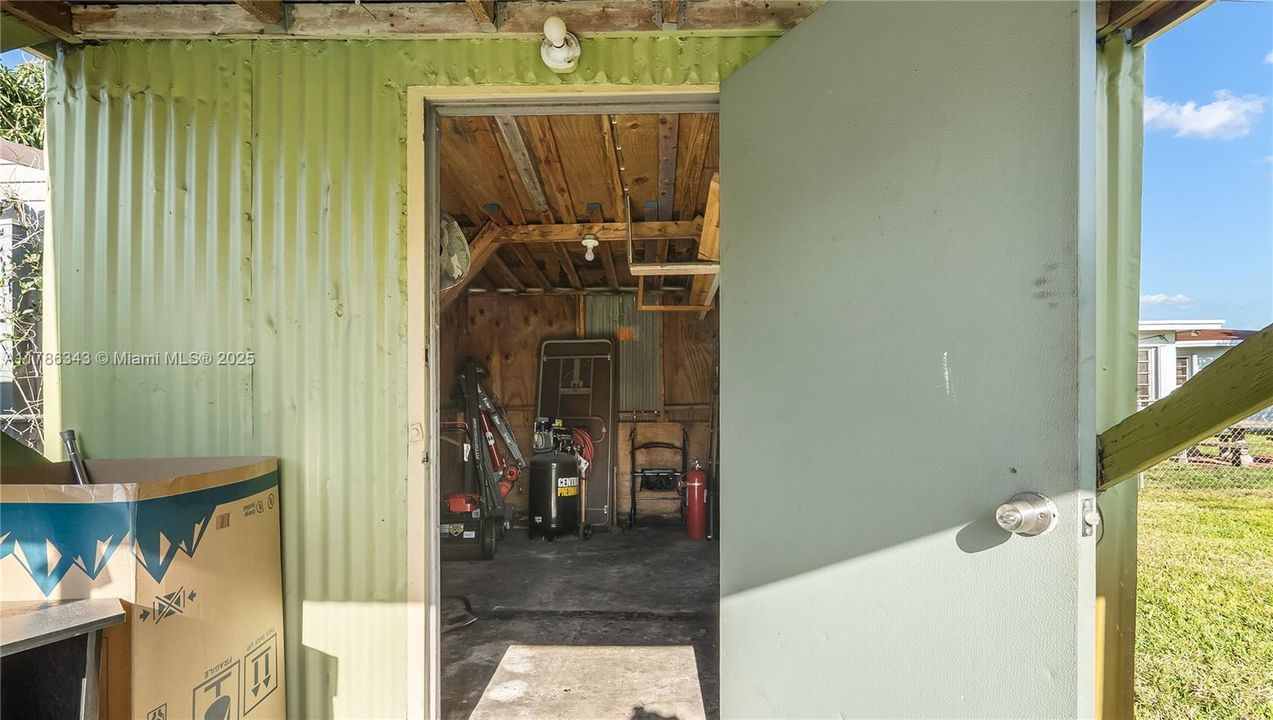 Vendido Recientemente: $600,000 (3 camas, 2 baños, 1924 Pies cuadrados)