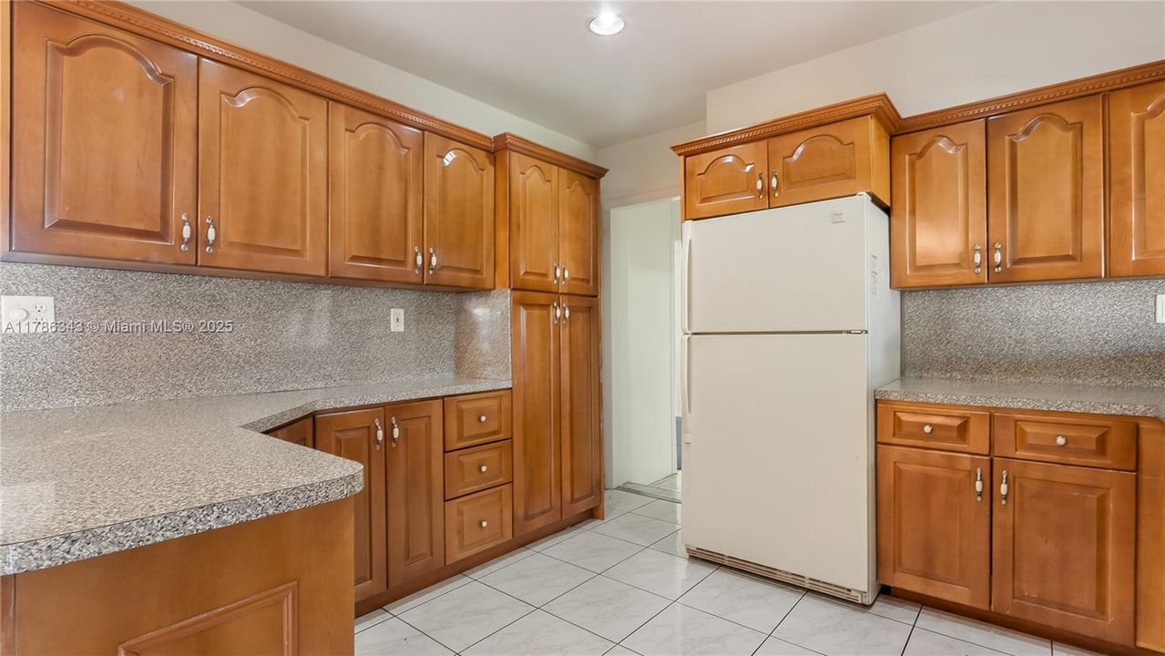 Vendido Recientemente: $600,000 (3 camas, 2 baños, 1924 Pies cuadrados)