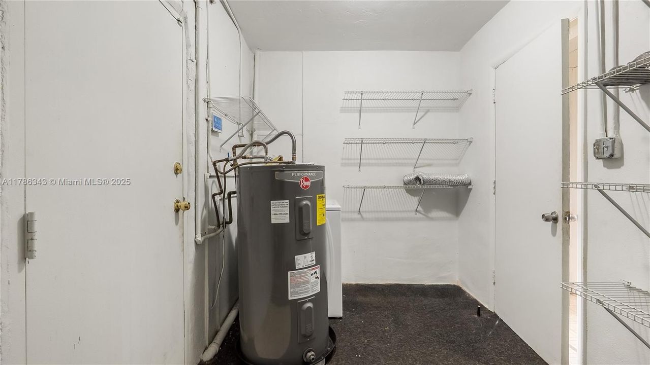 Vendido Recientemente: $600,000 (3 camas, 2 baños, 1924 Pies cuadrados)