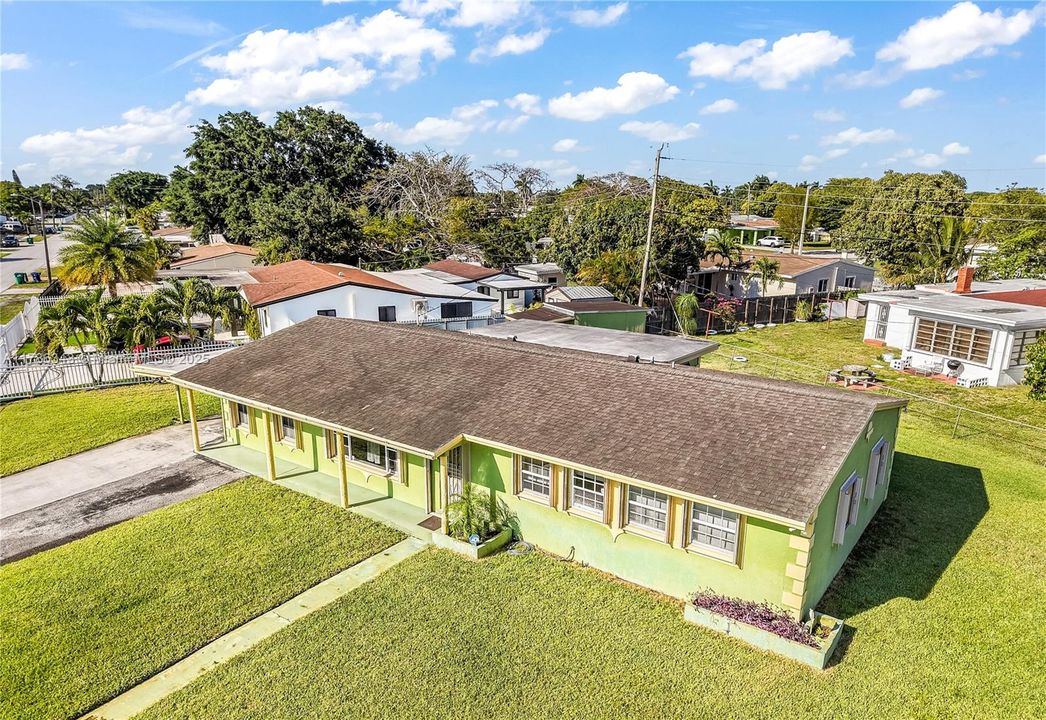 Vendido Recientemente: $600,000 (3 camas, 2 baños, 1924 Pies cuadrados)