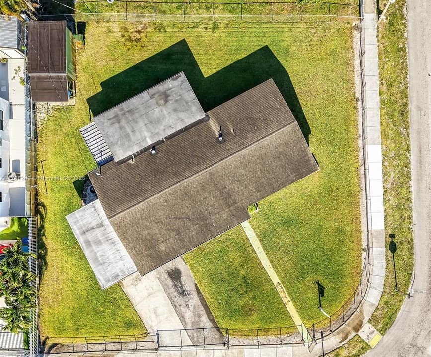 Vendido Recientemente: $600,000 (3 camas, 2 baños, 1924 Pies cuadrados)