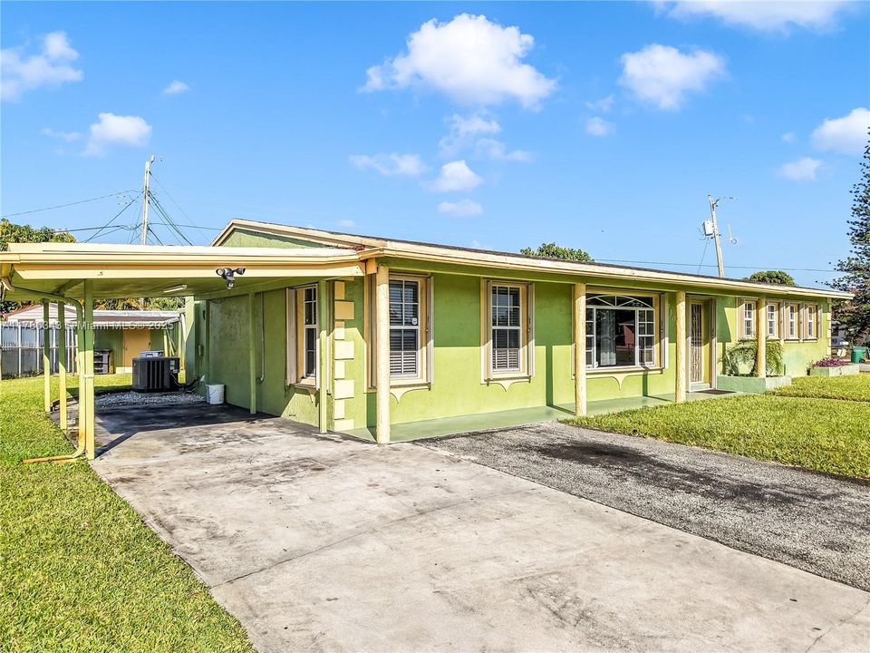 Vendido Recientemente: $600,000 (3 camas, 2 baños, 1924 Pies cuadrados)