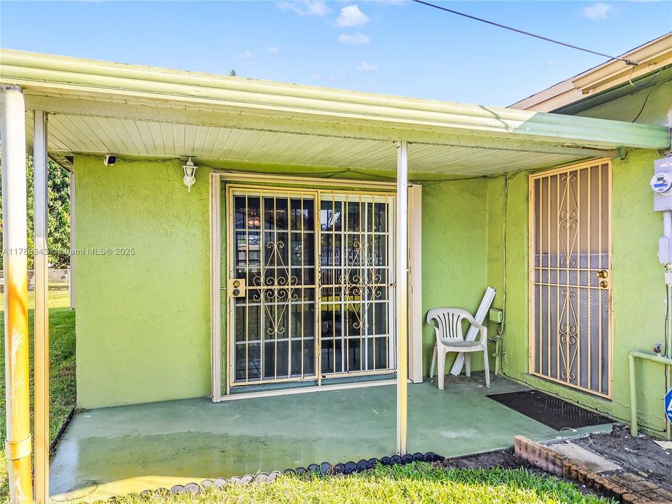 Vendido Recientemente: $600,000 (3 camas, 2 baños, 1924 Pies cuadrados)