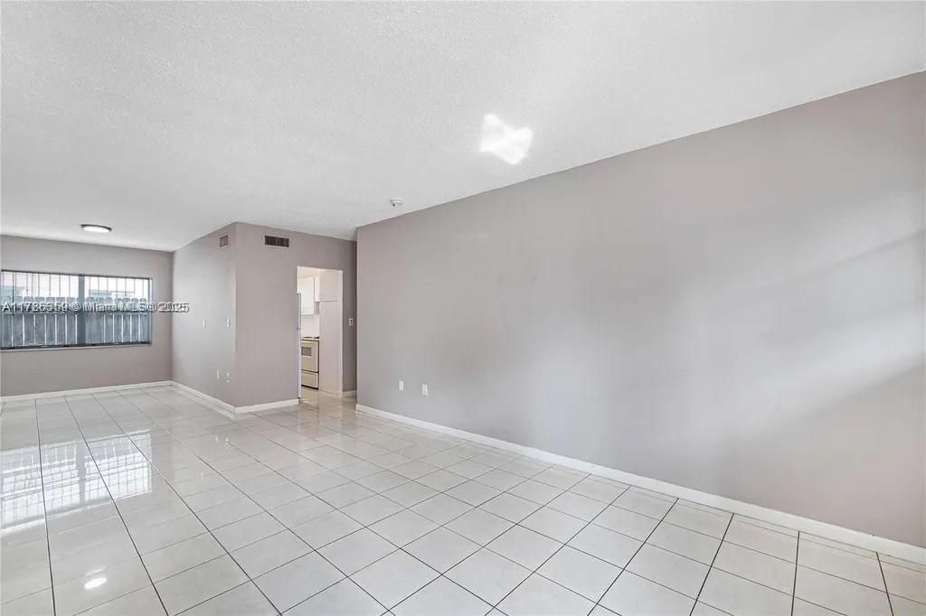 最近租的: $2,250 (2 贝兹, 2 浴室, 1200 平方英尺)