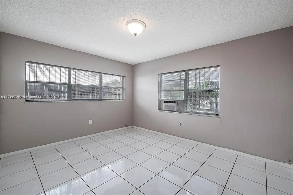 最近租的: $2,250 (2 贝兹, 2 浴室, 1200 平方英尺)