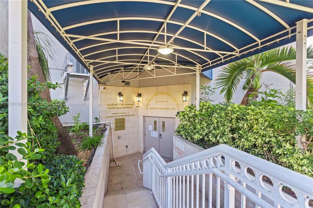 Recently Sold: $116,000 (0 beds, 1 baths, 360 Square Feet)