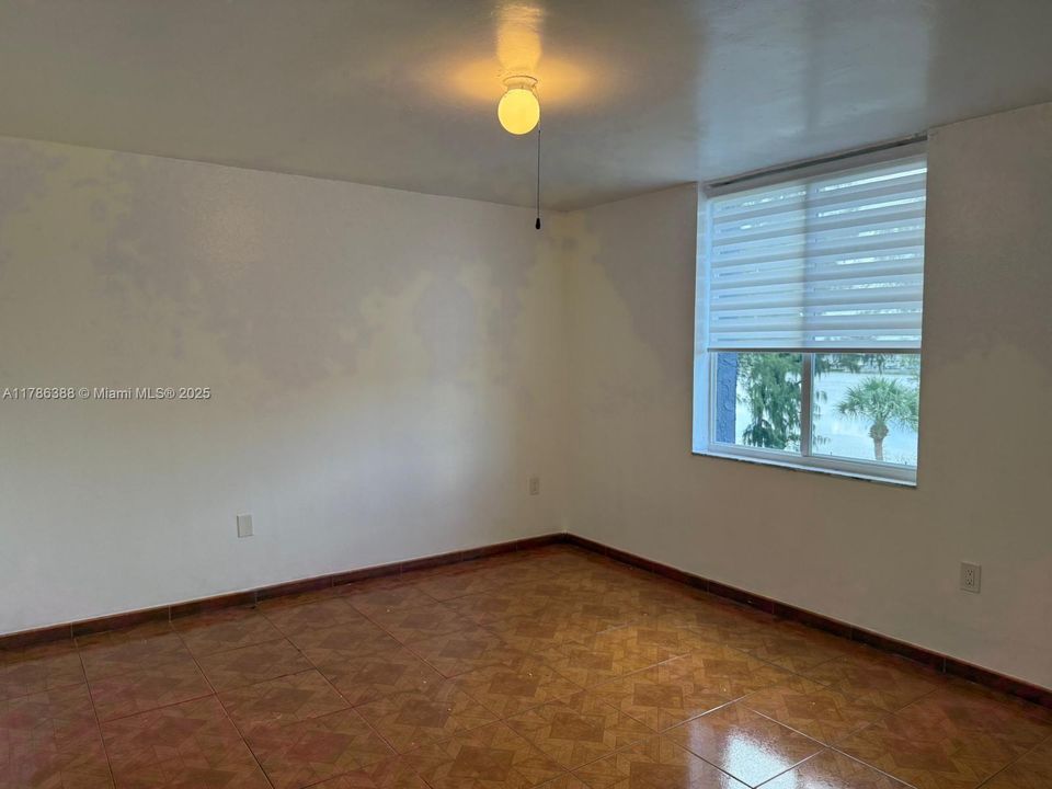 Recientemente alquilado: $1,950 (2 camas, 2 baños, 960 Pies cuadrados)