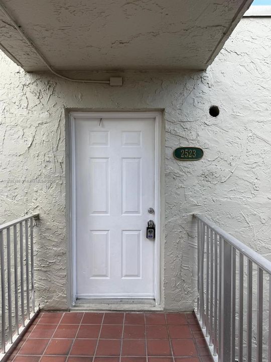 Recientemente alquilado: $1,950 (2 camas, 2 baños, 960 Pies cuadrados)