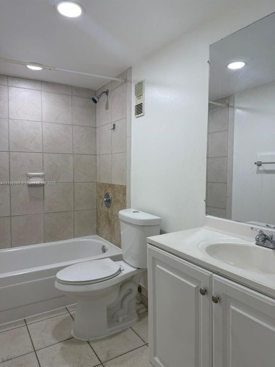 Recientemente alquilado: $1,950 (2 camas, 2 baños, 960 Pies cuadrados)