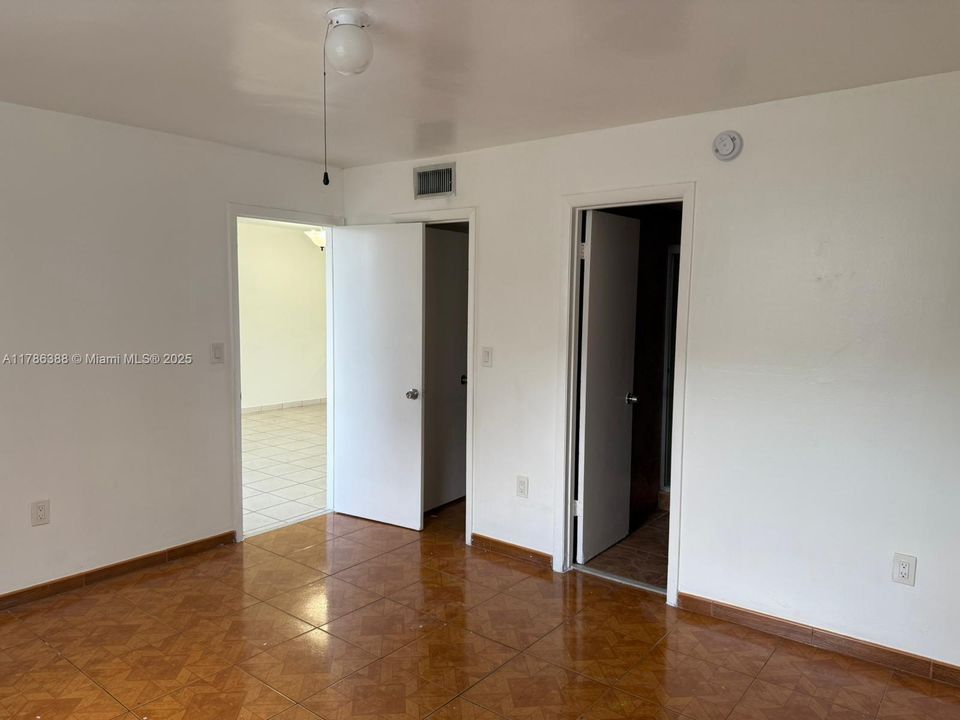 Recientemente alquilado: $1,950 (2 camas, 2 baños, 960 Pies cuadrados)