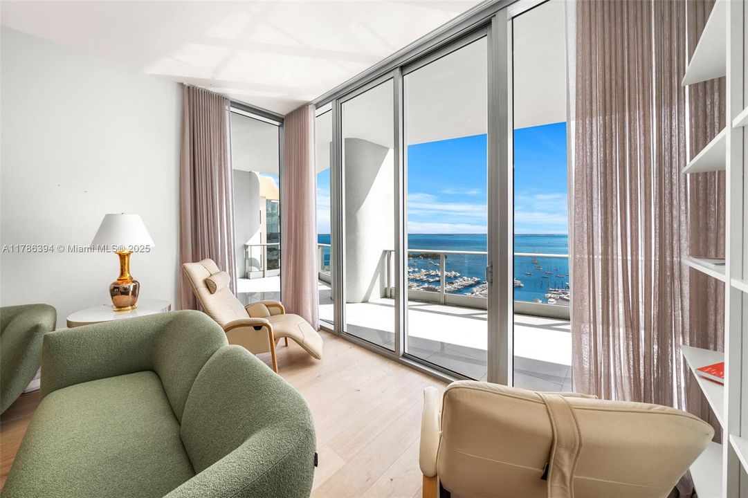 Vendido Recientemente: $3,295,000 (2 camas, 2 baños, 1756 Pies cuadrados)