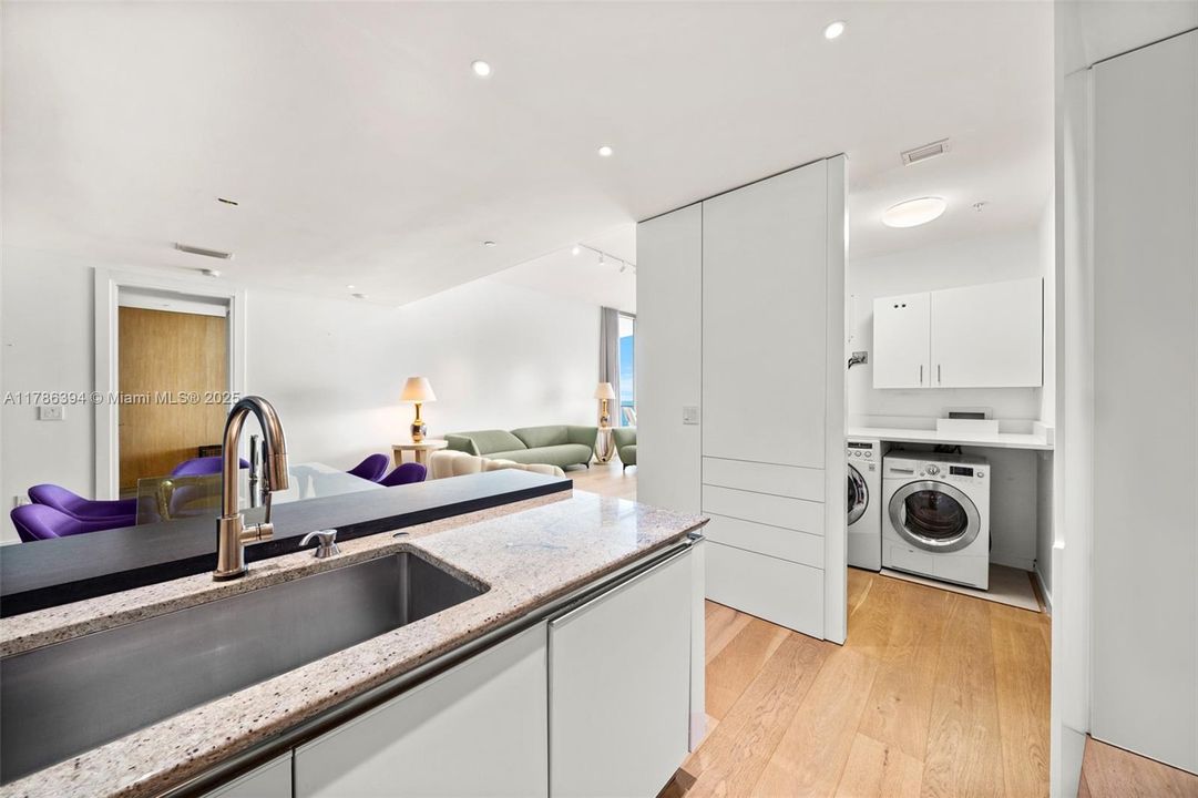 Vendido Recientemente: $3,295,000 (2 camas, 2 baños, 1756 Pies cuadrados)