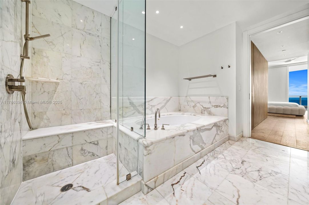 Vendido Recientemente: $3,295,000 (2 camas, 2 baños, 1756 Pies cuadrados)