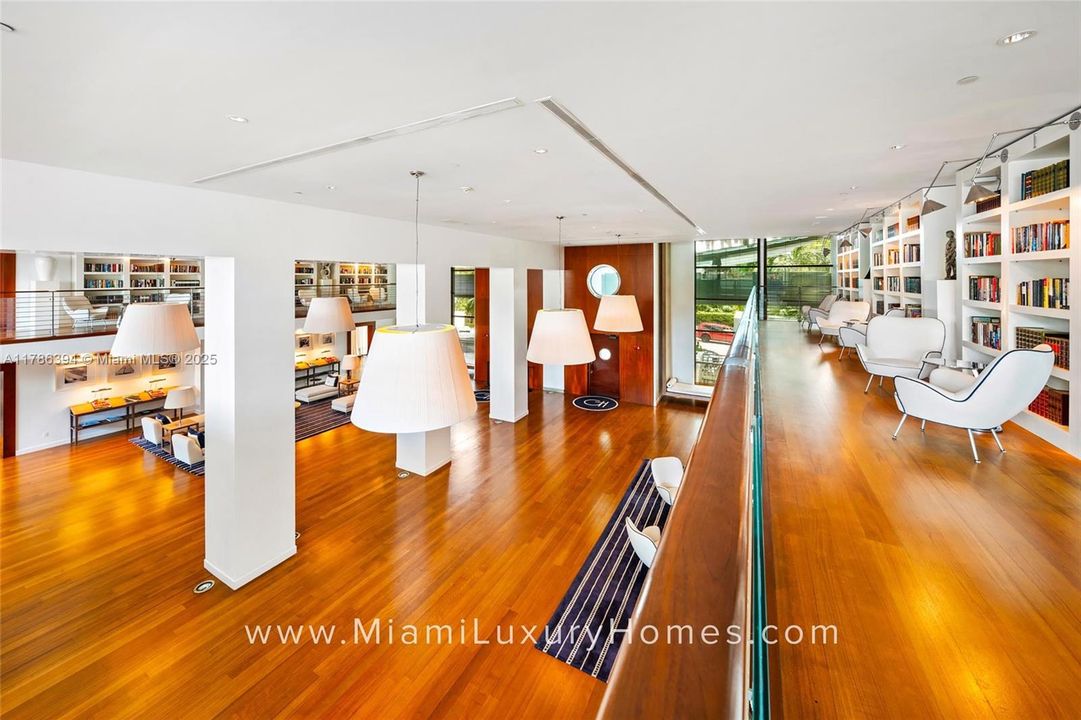 Vendido Recientemente: $3,295,000 (2 camas, 2 baños, 1756 Pies cuadrados)